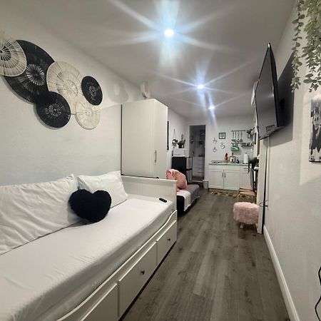 Tiny Place W Private Hot Jacuzzi 7 Min To Miami International Airport 외부 사진