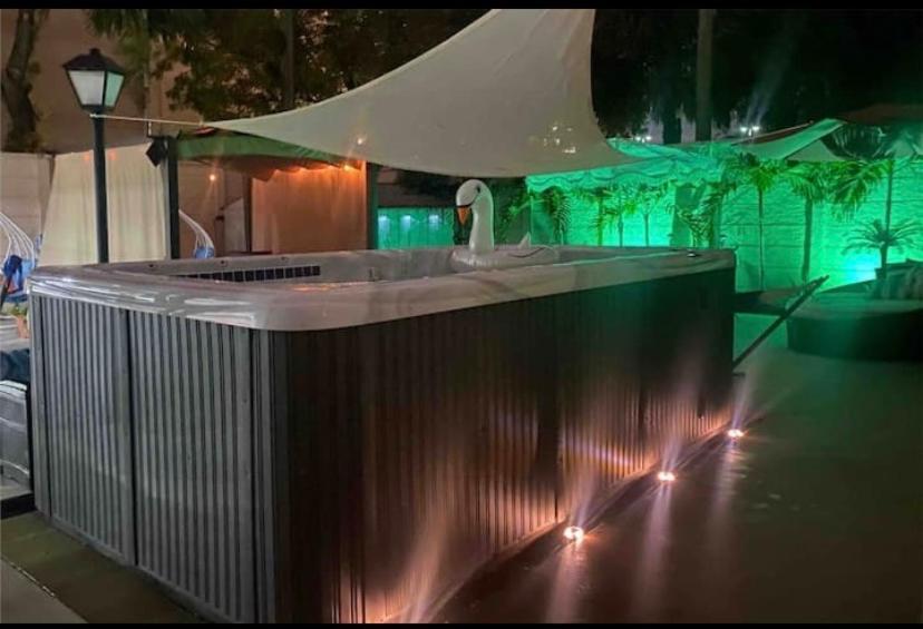 Tiny Place W Private Hot Jacuzzi 7 Min To Miami International Airport 외부 사진