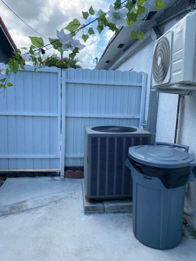 Tiny Place W Private Hot Jacuzzi 7 Min To Miami International Airport 외부 사진