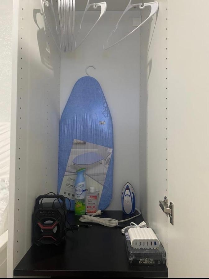 Tiny Place W Private Hot Jacuzzi 7 Min To Miami International Airport 외부 사진