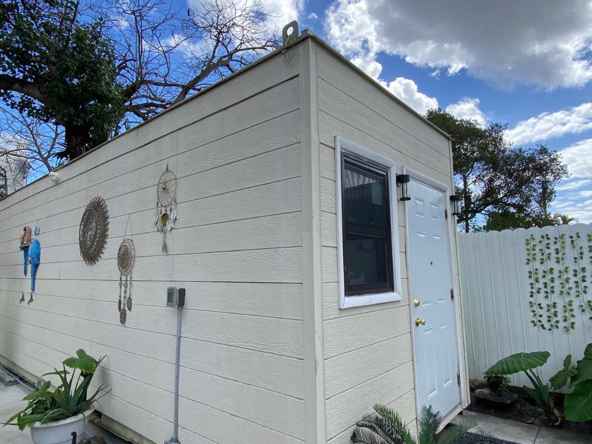 Tiny Place W Private Hot Jacuzzi 7 Min To Miami International Airport 외부 사진