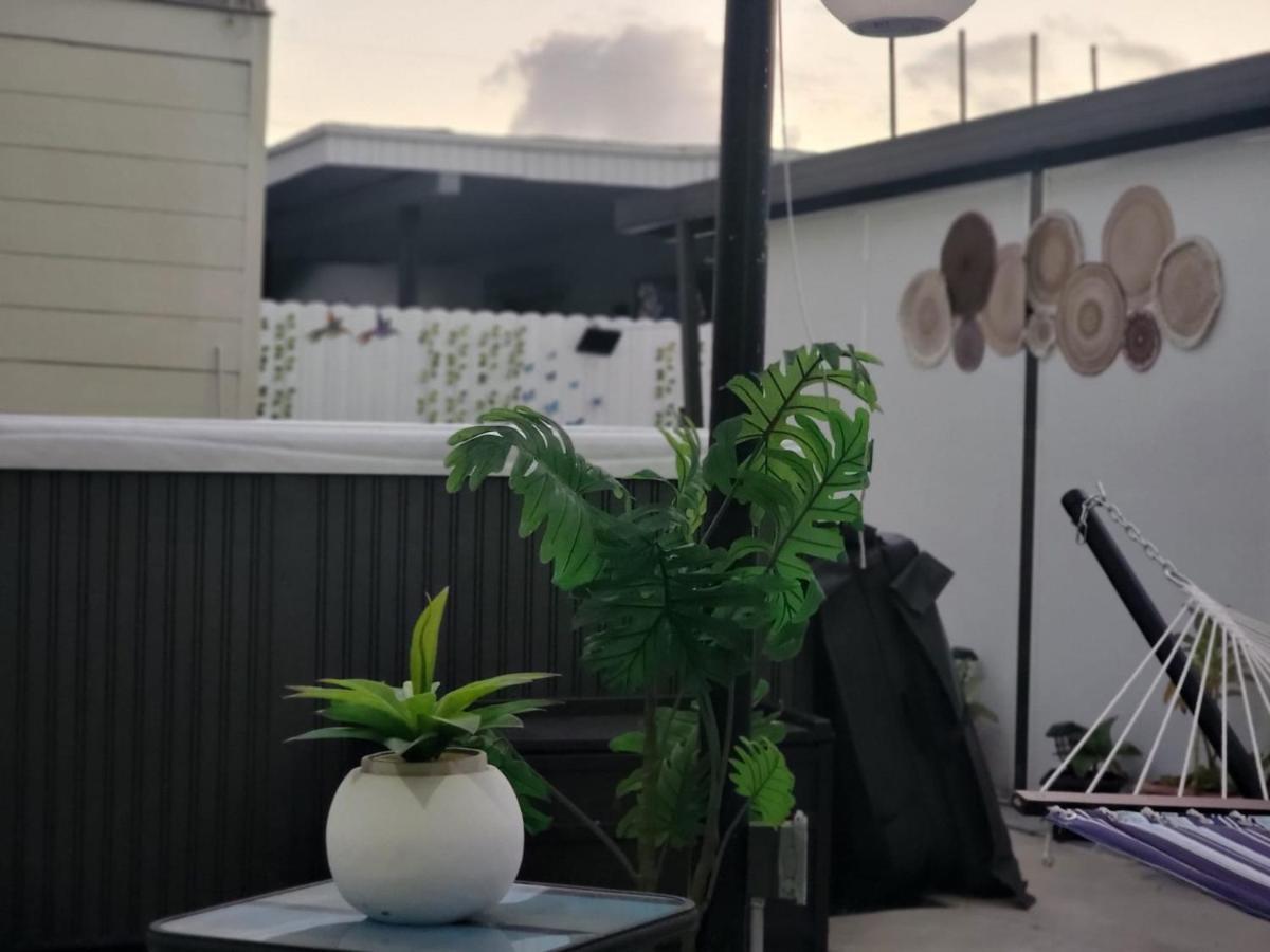 Tiny Place W Private Hot Jacuzzi 7 Min To Miami International Airport 외부 사진