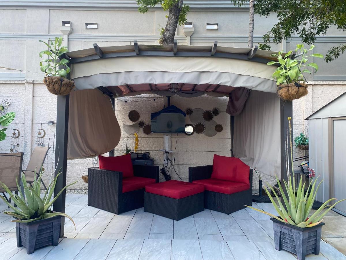 Tiny Place W Private Hot Jacuzzi 7 Min To Miami International Airport 외부 사진